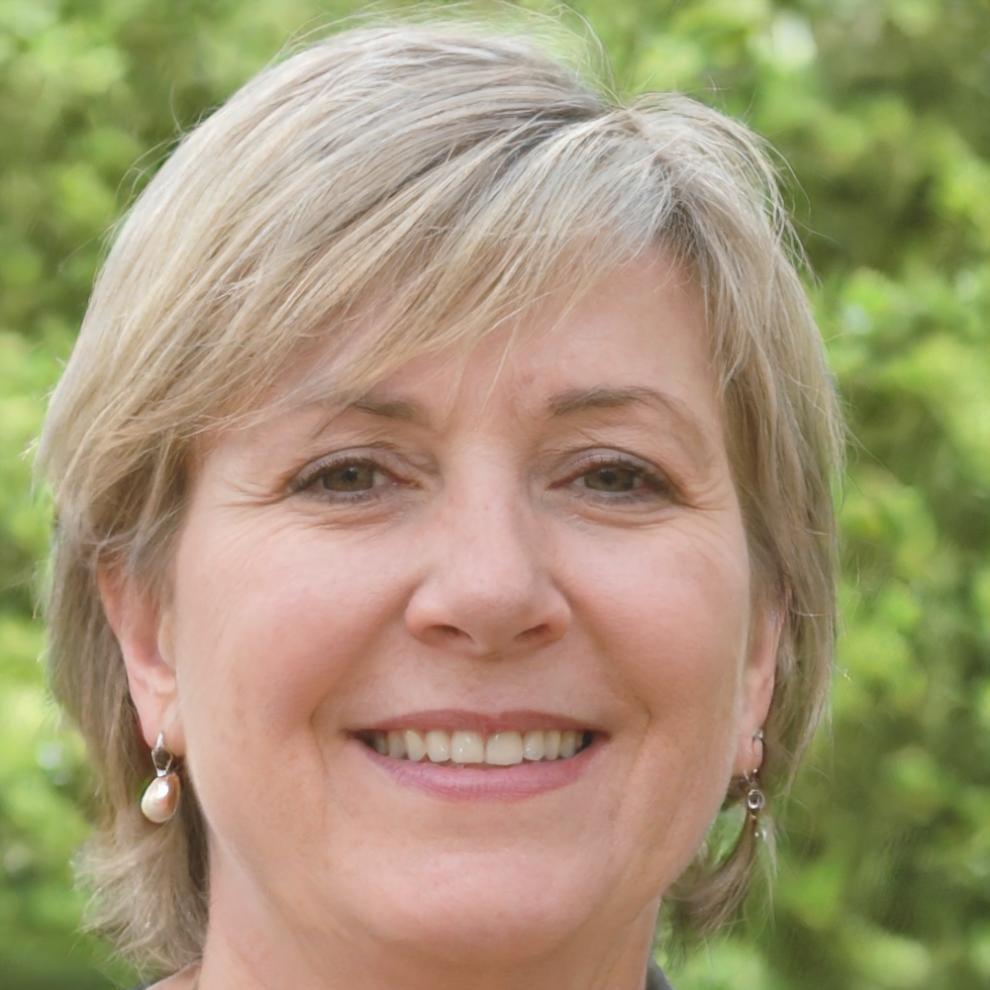 Nina Schäfer, Senior Analystin